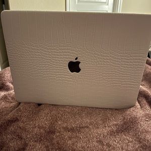 MacBook Pro 13” Crocodile Leather Hard Shell Case & Keyboard Cover
